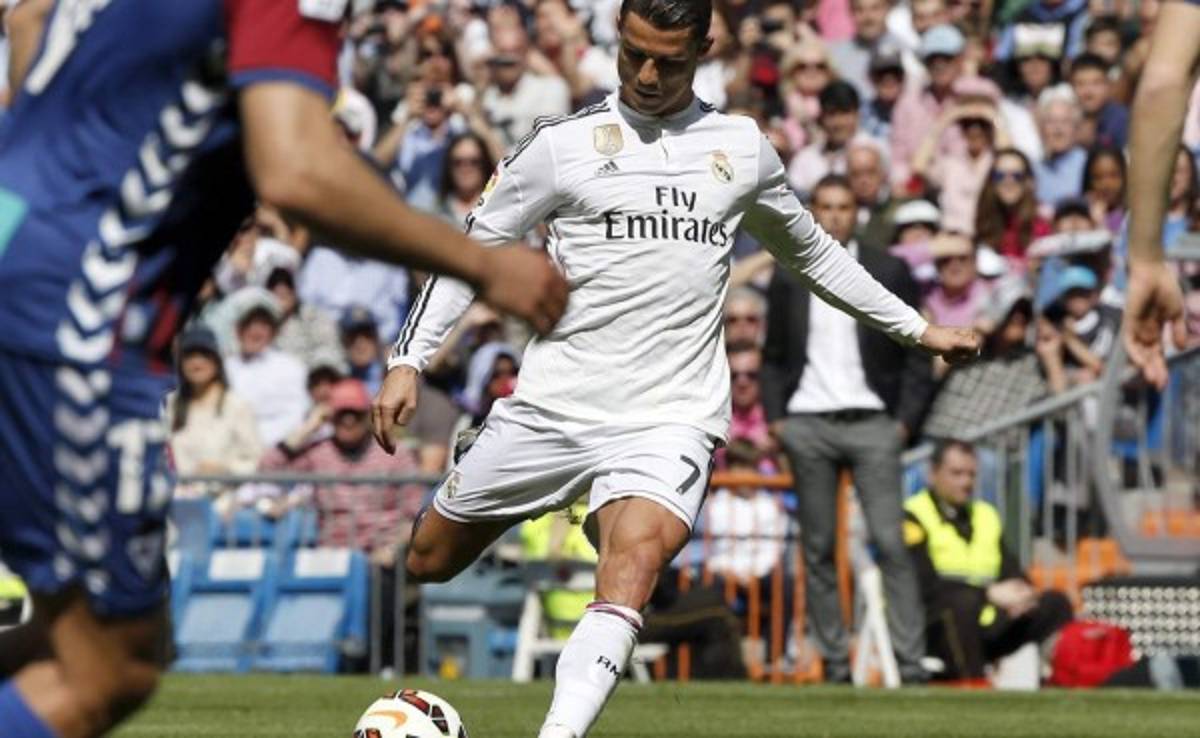 Un año después, Cristiano Ronaldo anotó gol vía tiro libre