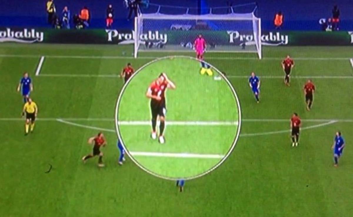 Furia en Turquía: Futbolista prefirió arreglarse el cabello en gol de Modric