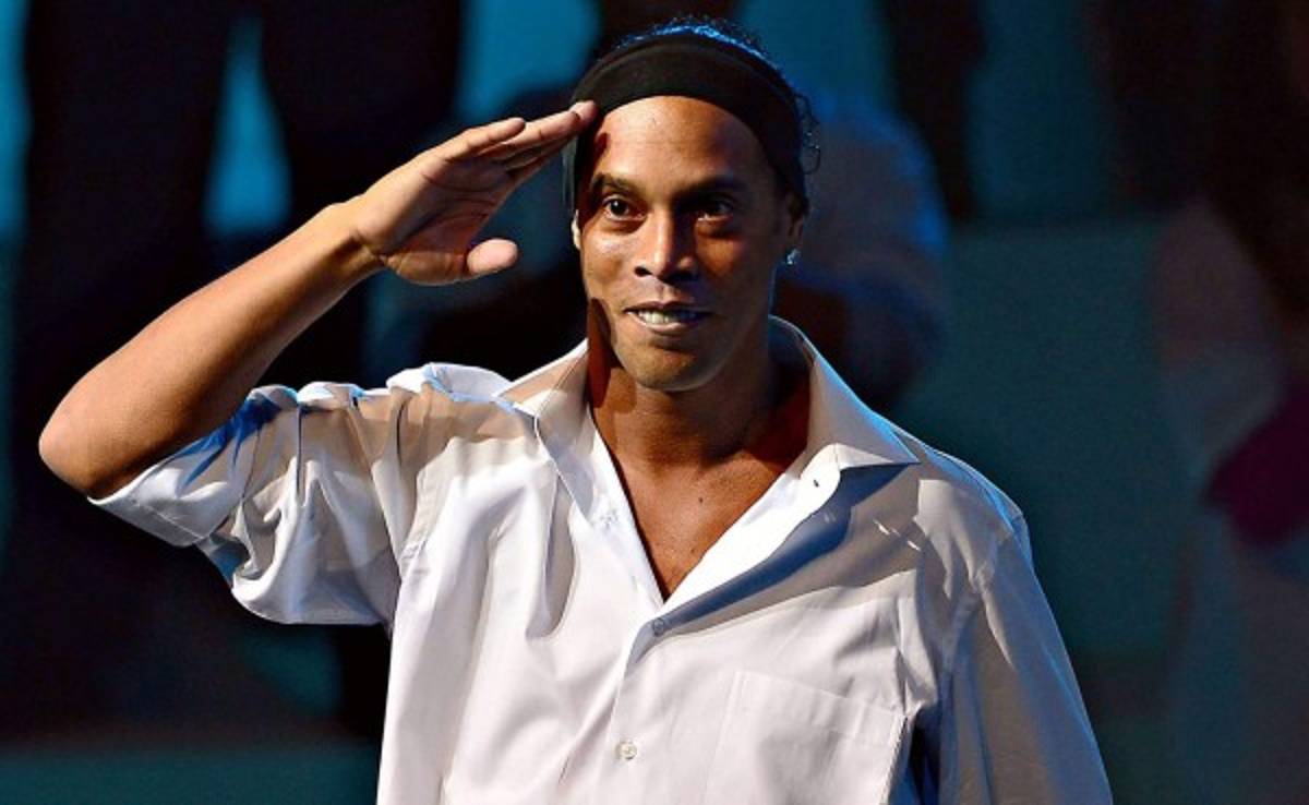 Ronaldinho jugará con Barcelona en la 'Noche Amarilla' contra U. San Martín