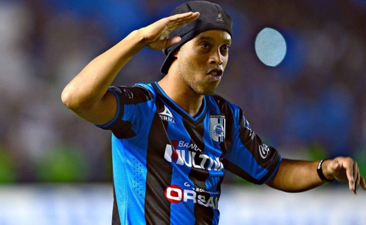 Ronaldinho medita retirarse a mitad de año, según medios brasileños