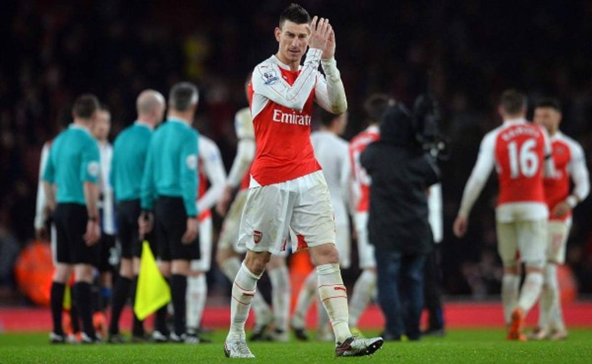 Arsenal gana y consolida su liderato tras empate del Leicester