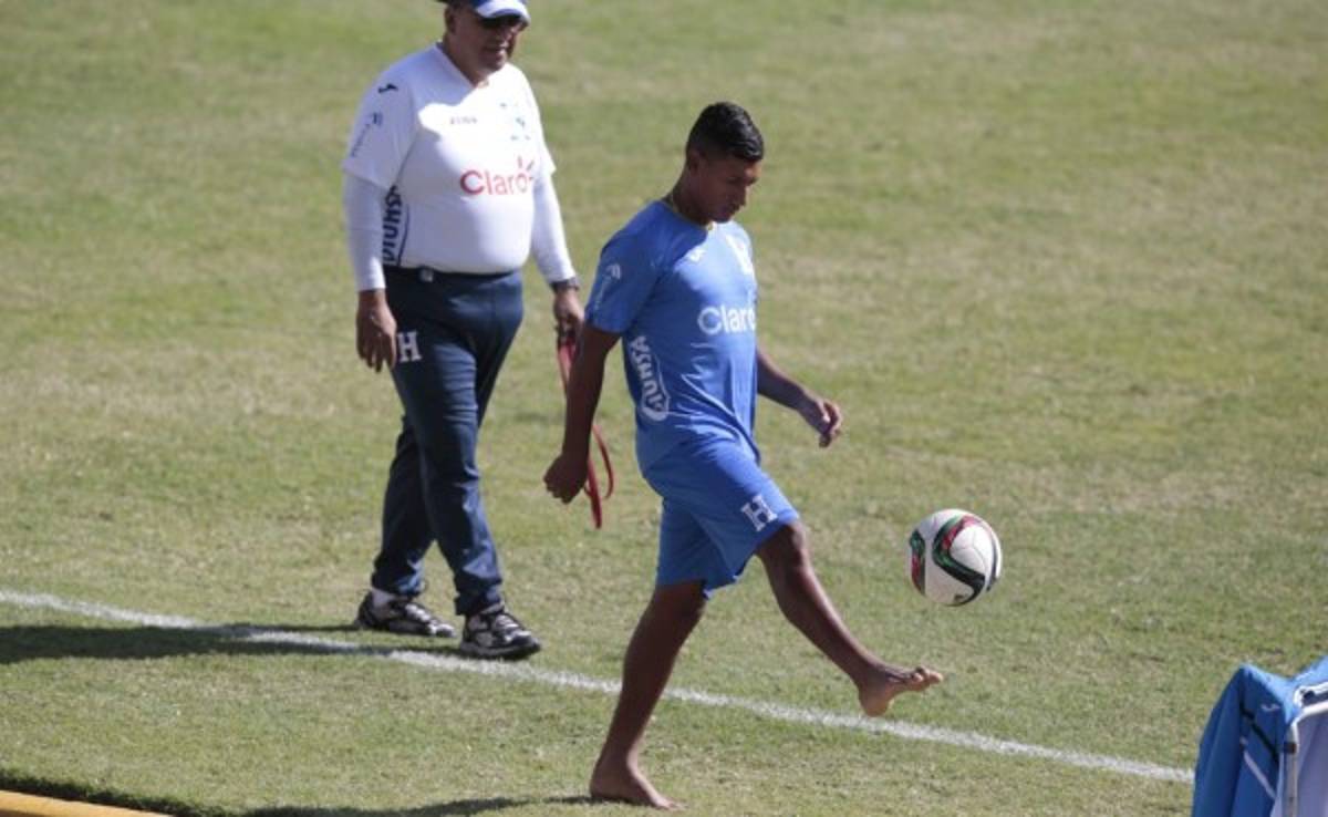 Bryan Acosta llegó con molestias a la concentración de la Selección de Honduras