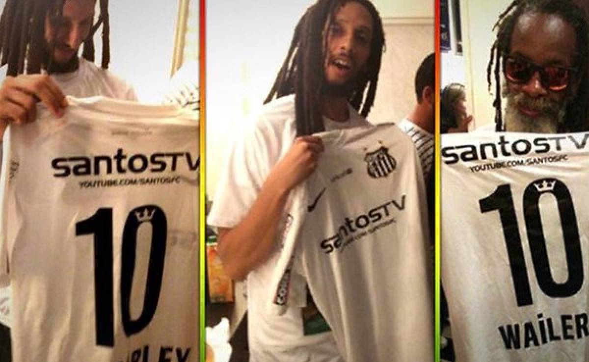 Santos le entrega a hijo de Bob Marley la camiseta del ídolo del reggae