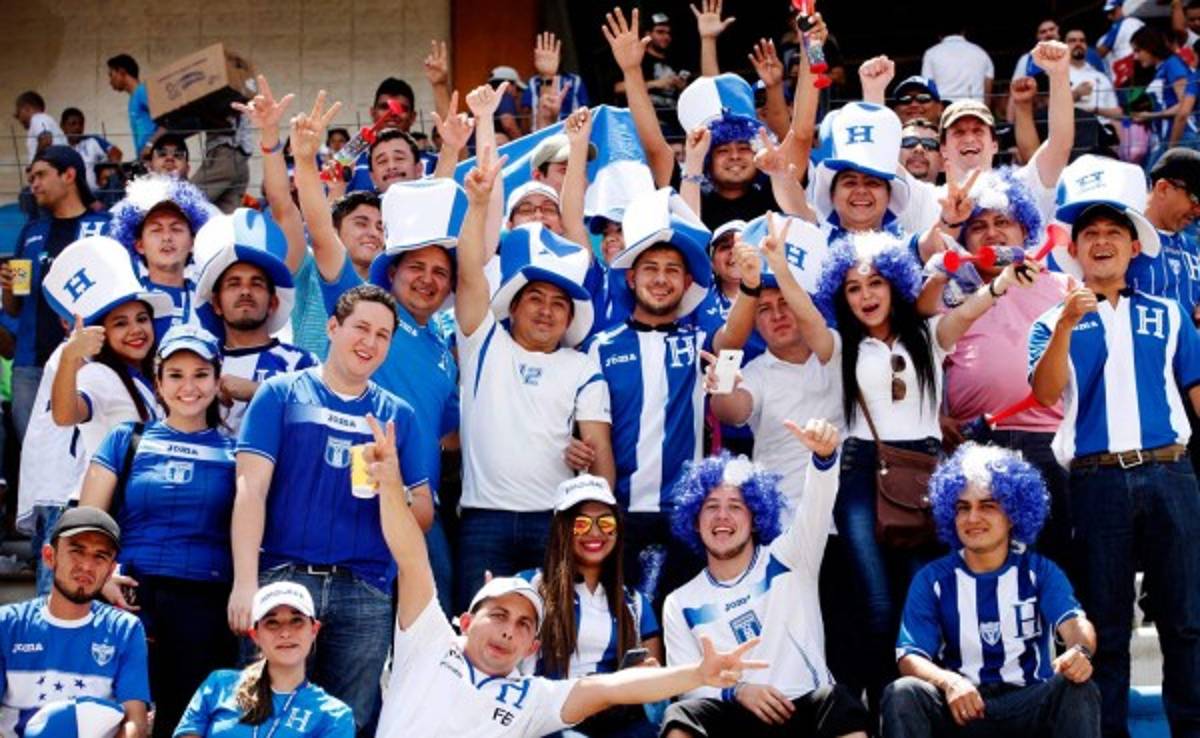 Repasá el ambiente previo al Honduras-Canadá en el Olímpico