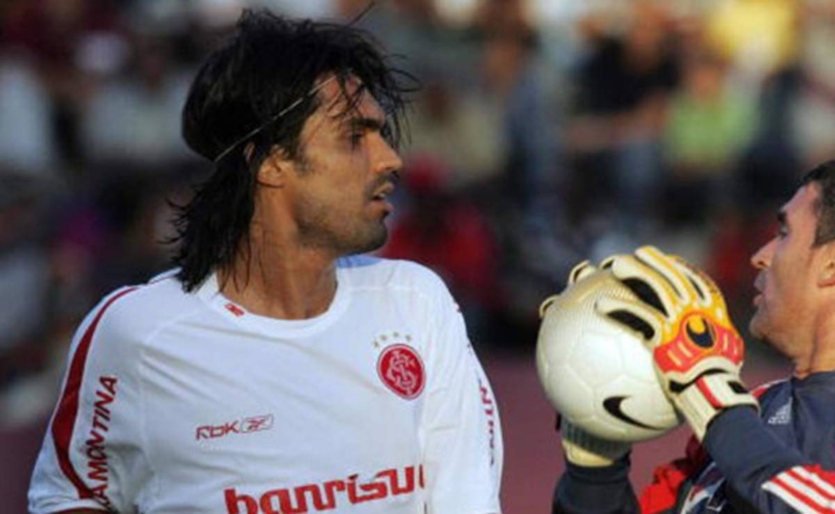 Muere exfutbolista brasileño Fernandao en accidente de helicóptero