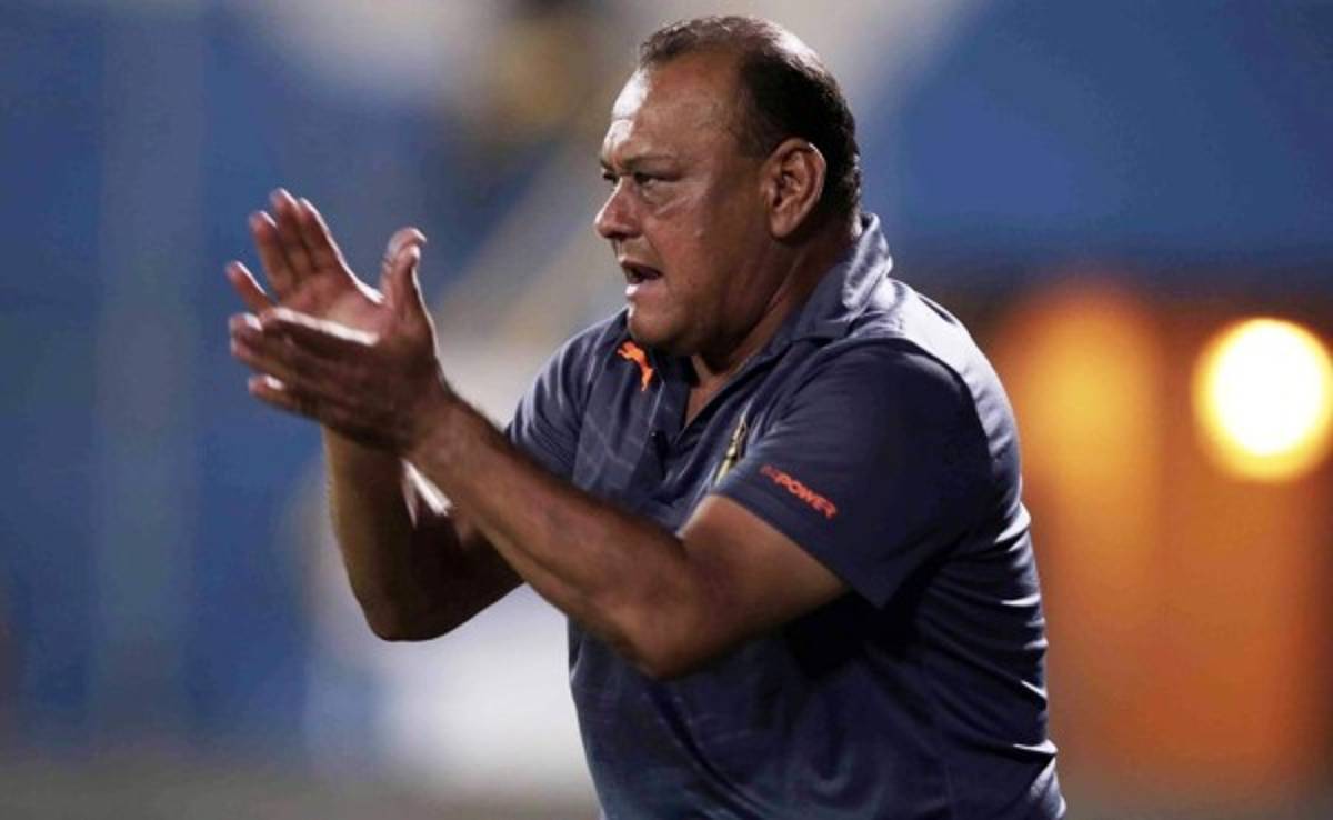 Carlos Caballero: 'Si ascendemos a Liga voy a asistir a la iglesia de rodillas'