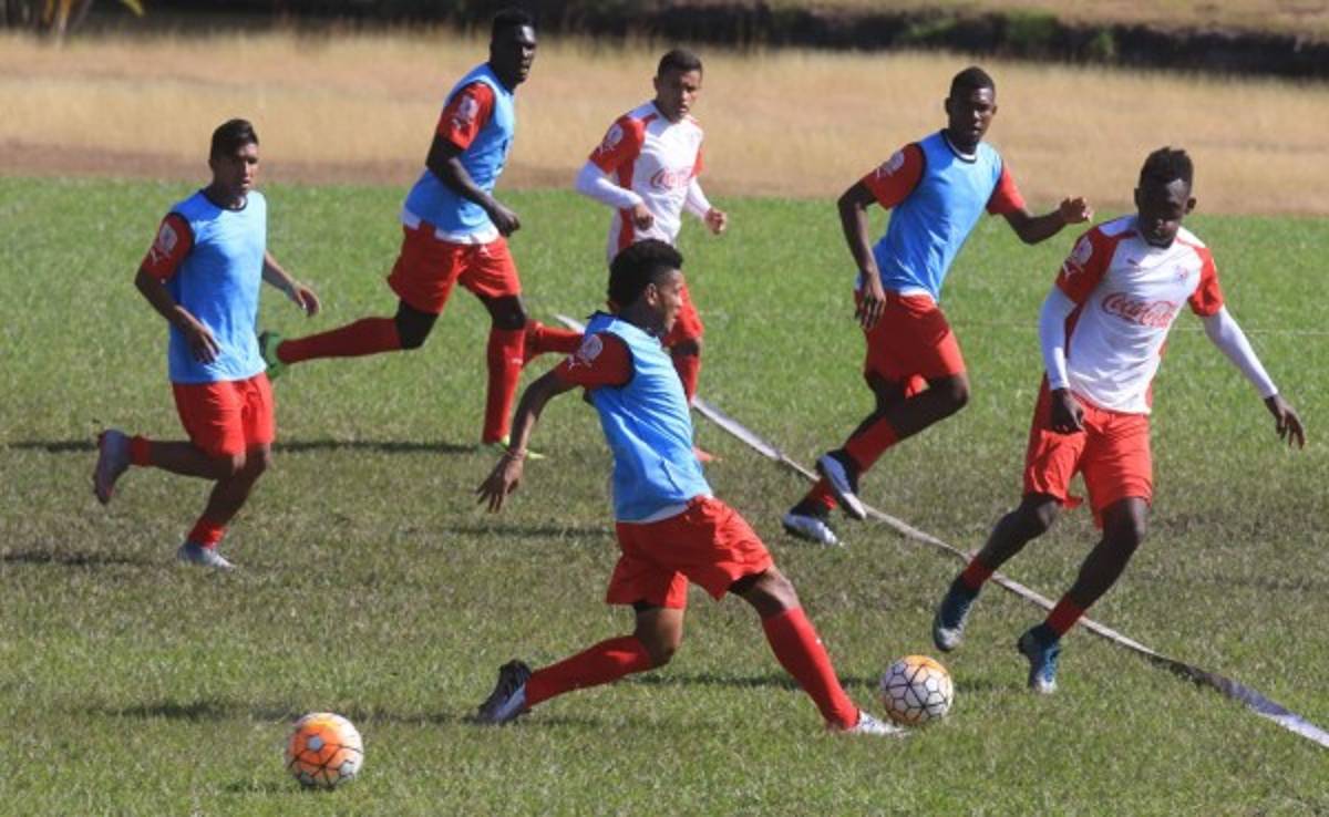 Olimpia viajó con plantel completo a San Pedro Sula
