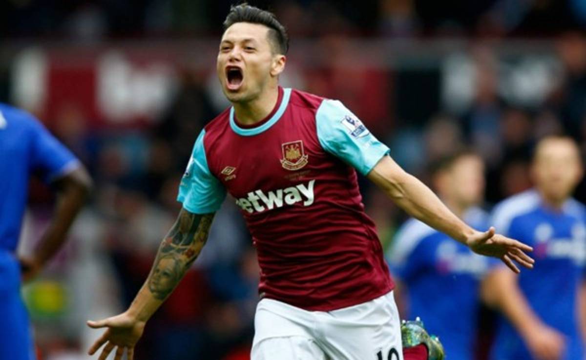 El delantero argentino Mauro Zárate ficha por la Fiorentina