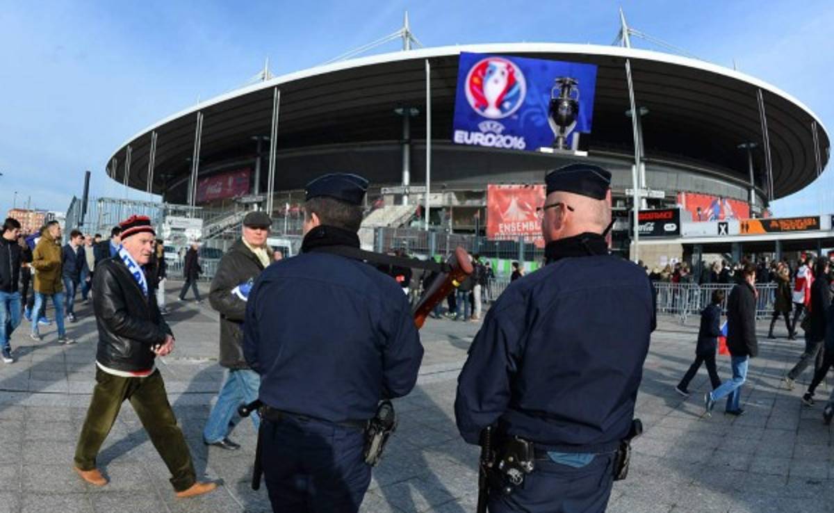 'Alto nivel de amenaza' para la Eurocopa, según el ministro de Interior francés