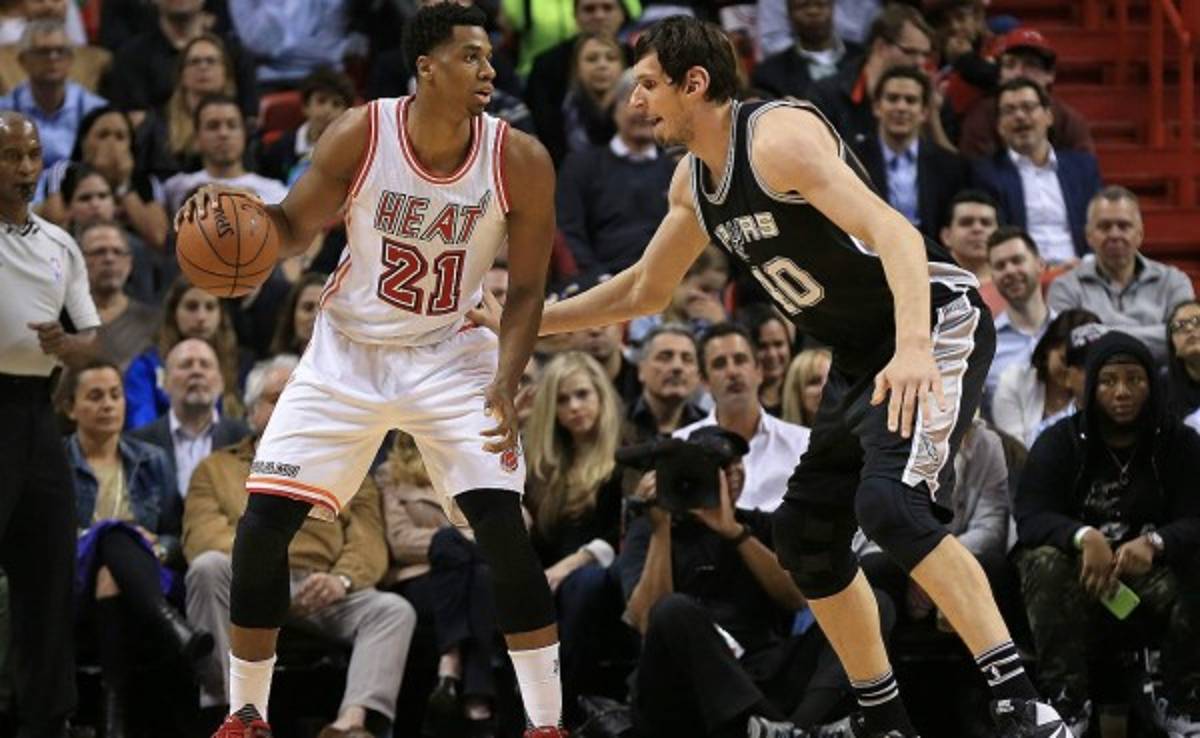 NBA: Jugador del Heat pegó un codazo y lo mandaron a casa como castigo