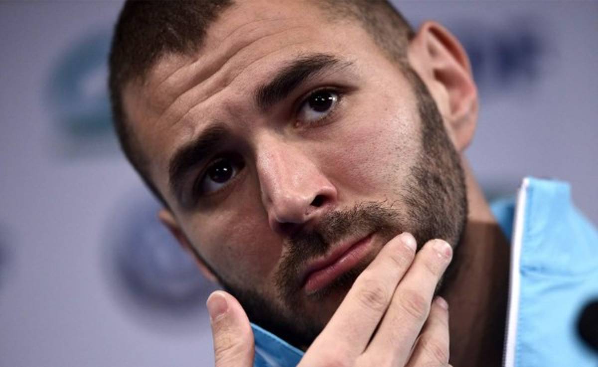 Benzema pasará la noche detenido hasta que se reanude su declaración