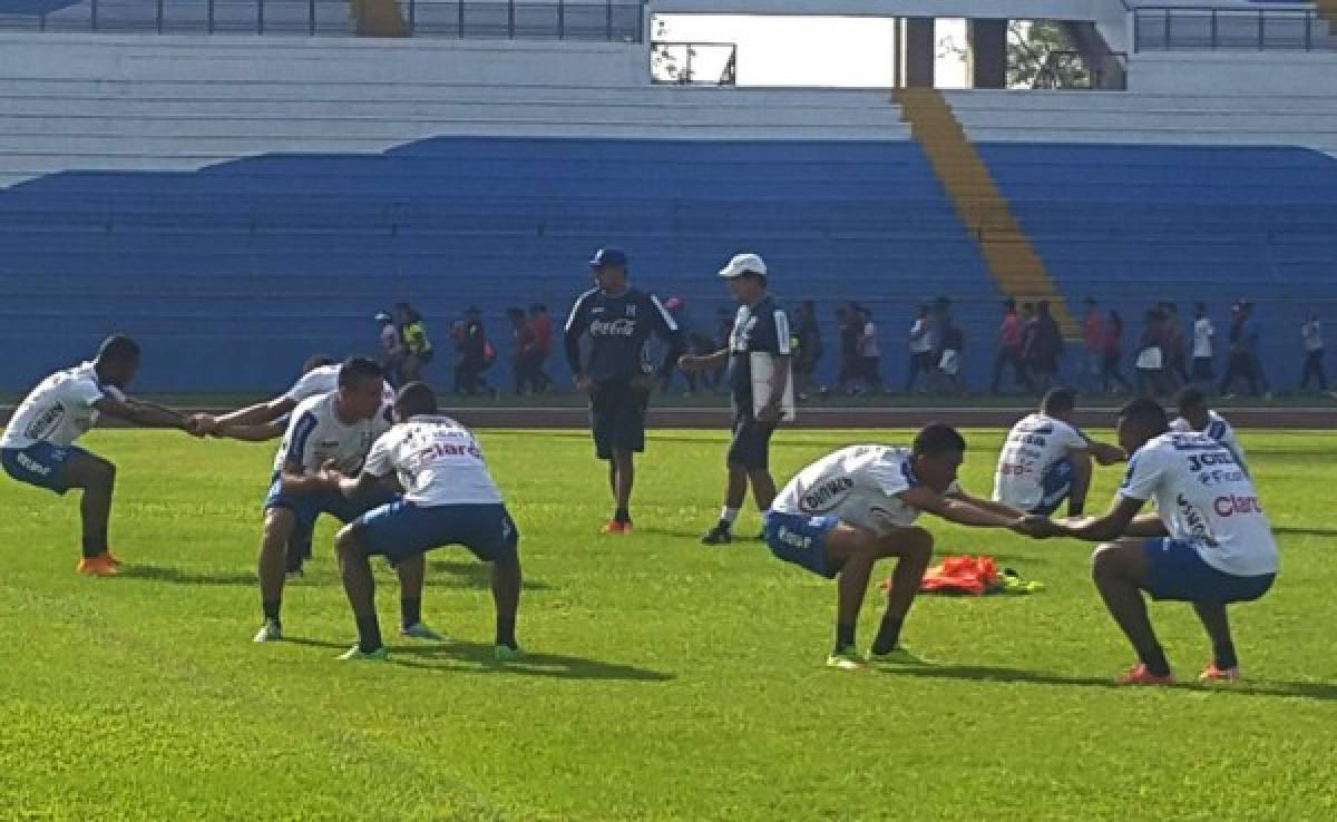 Selección de Honduras entrena casi con plantel completo