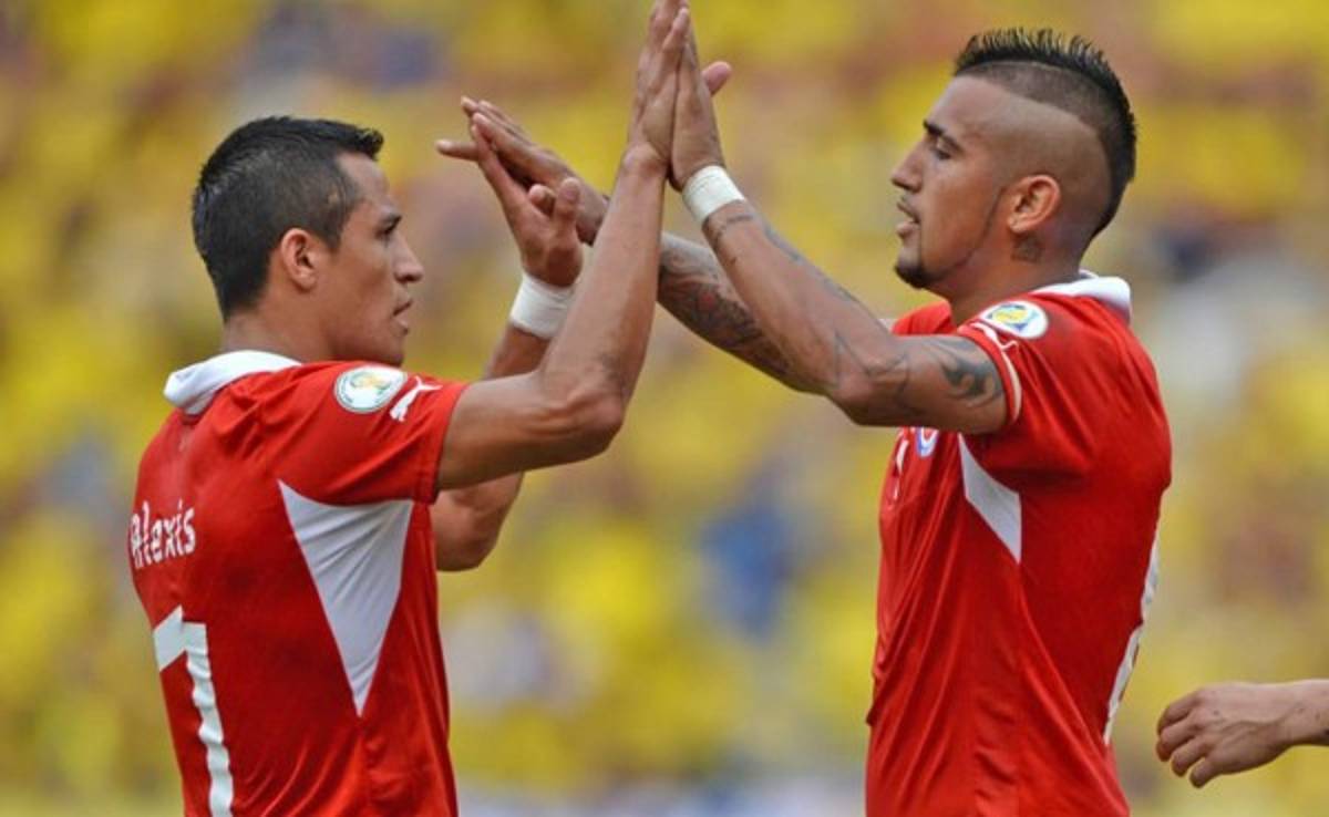 Chile siembra dudas con errores en la defensa y choque entre Alexis y Vidal