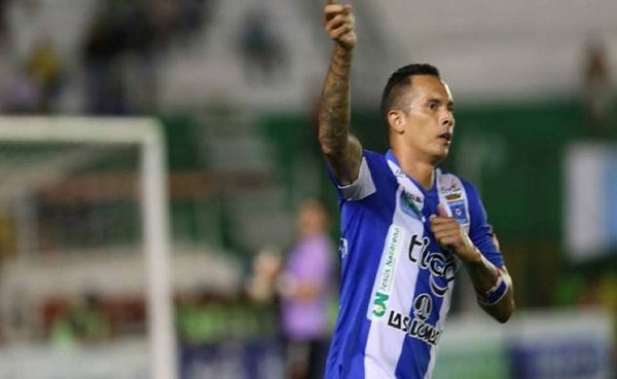 Blas Pérez anuncia de forma polémica su salida del fútbol boliviano