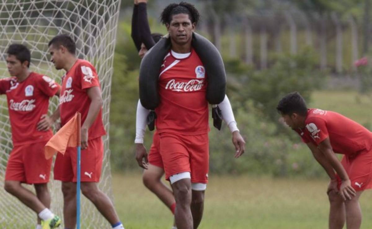 Carlo Costly estaría listo para el clásico ante Motagua