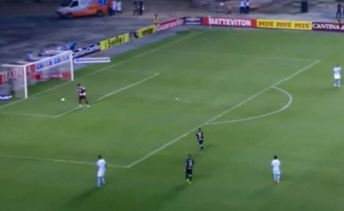 VIDEO: Imperdible 'blooper' del portero Rafael durante el Macáe-Botafogo