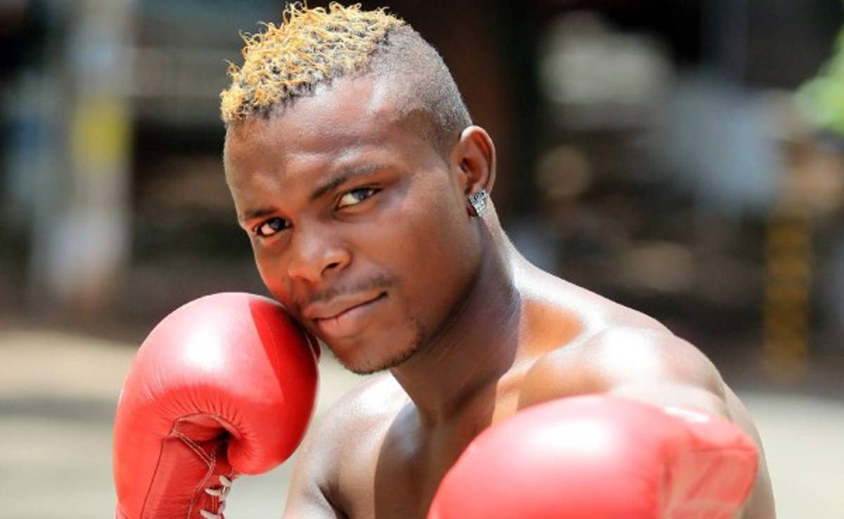 El 'Escorpión' Ruiz comienza su pelea con el peso