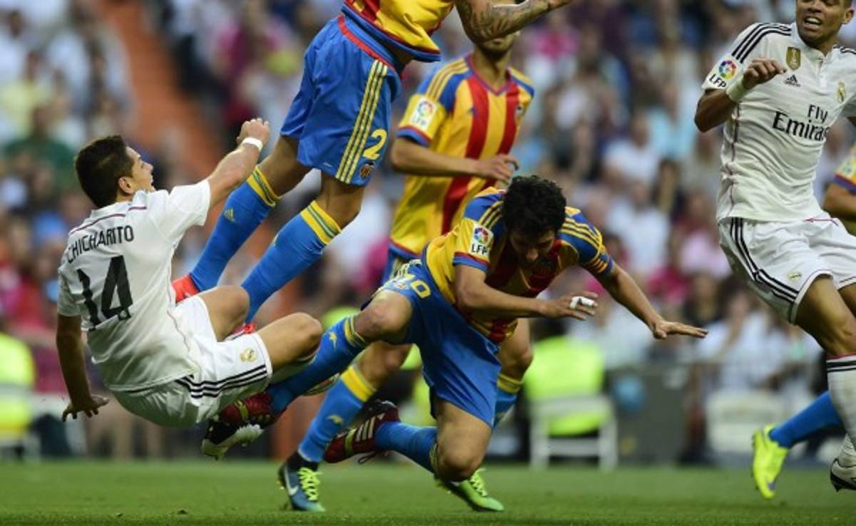 VIDEO: Sergio Ramos defiende con todo al Chicharito Hernández