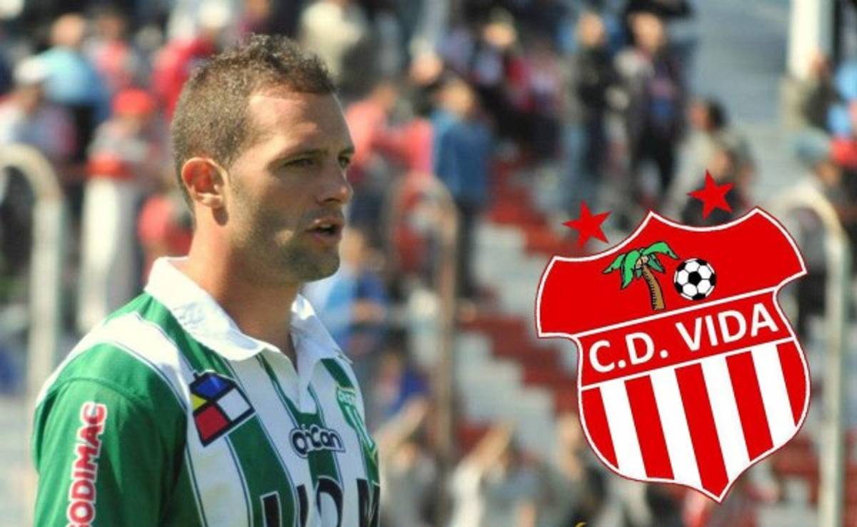 Vida ficha al delantero argentino Mariano 'Tanque' Lutzky