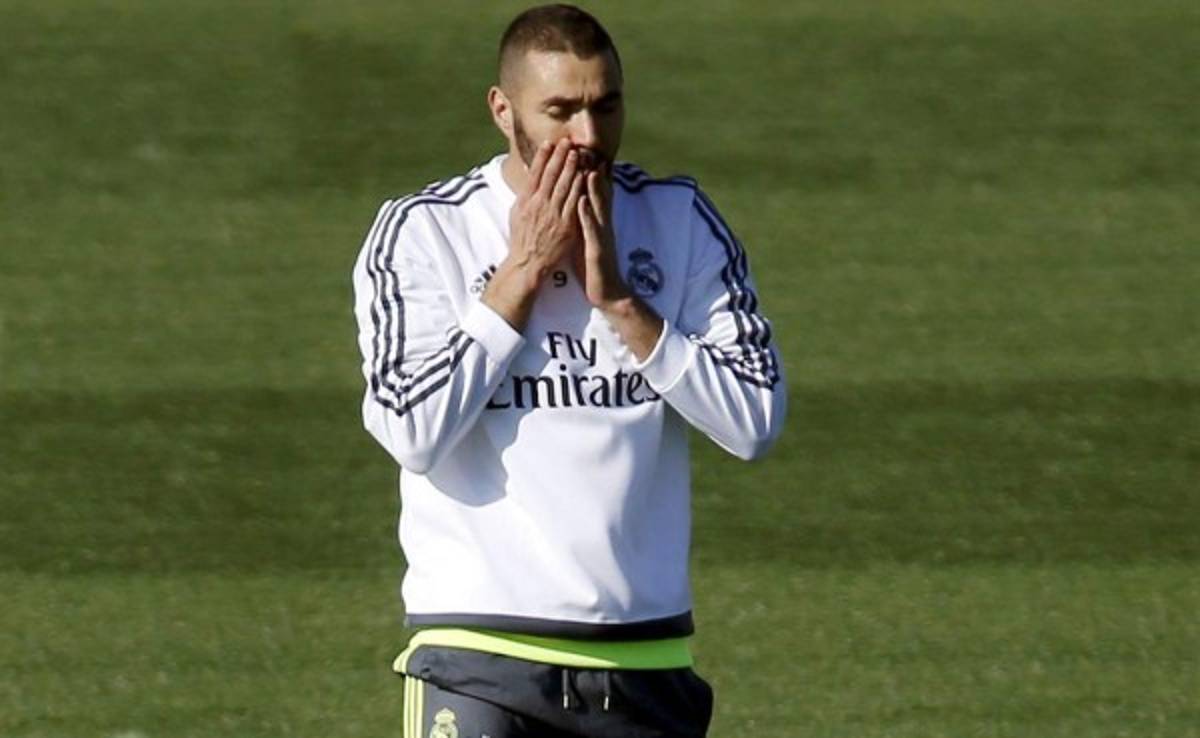 Benzema no acaba el entrenamiento, Keylor sigue al margen