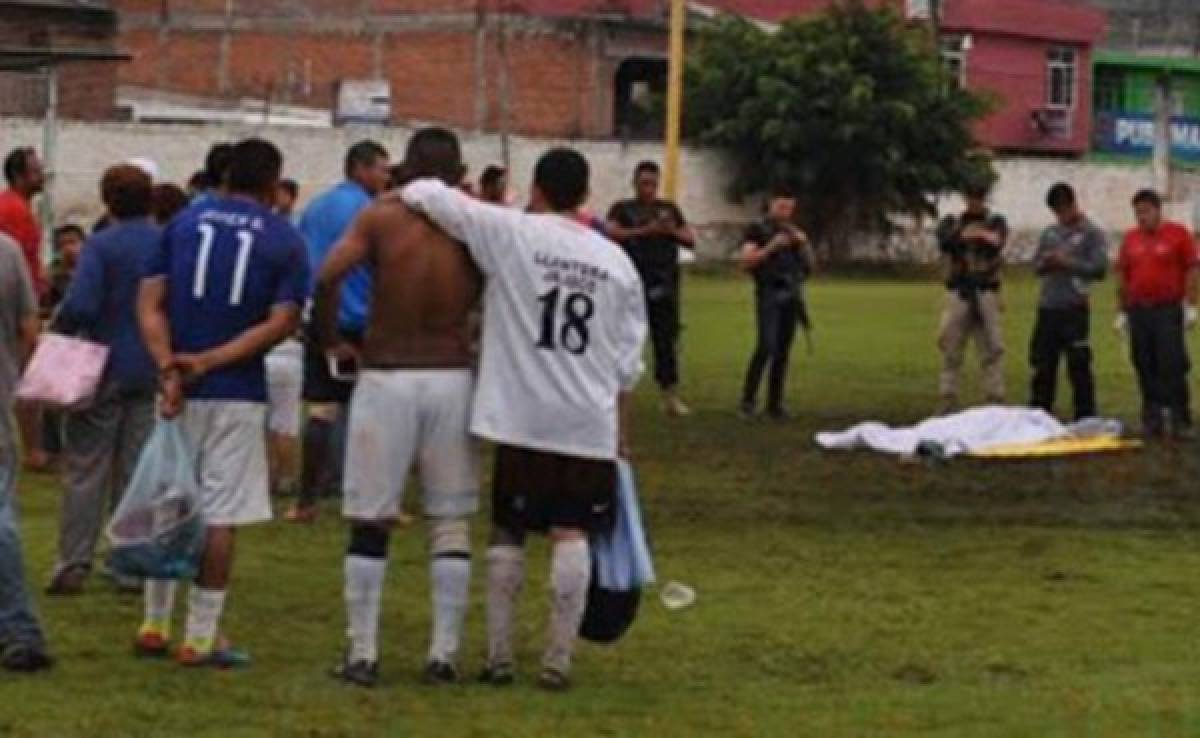Futbolista amateur muere al caerle un rayo en pleno partido