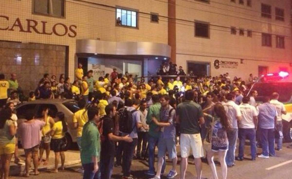 Brasileños llenan el hospital donde está Neymar