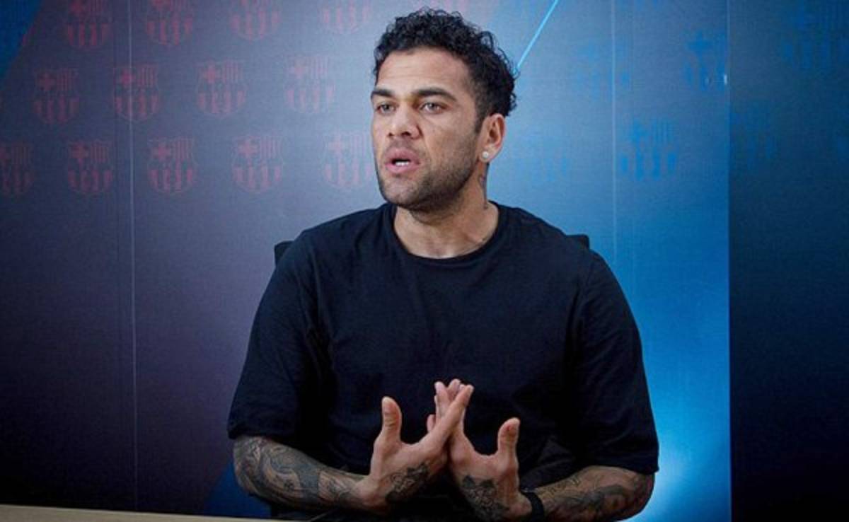 Dani Alves: 'No soy Messi, pero estoy en el once de la temporada de la FIFA”