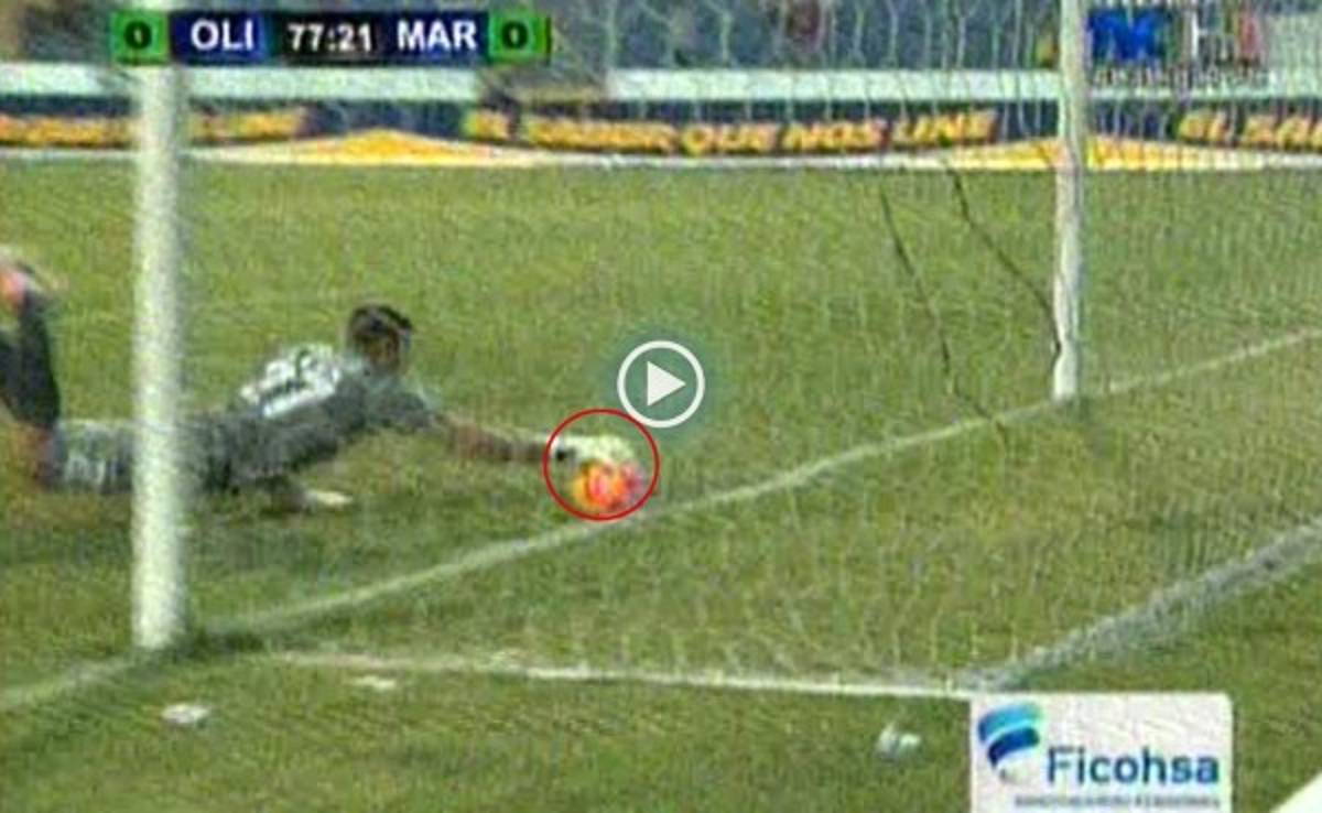 VIDEO: No fue gol: Noel Valladares estuvo a punto de hacer el ridículo