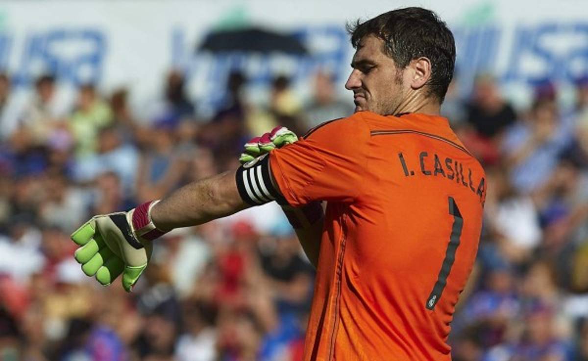 Arbeloa, sobre silbidos a Casillas: 'Cuando pitan a uno, nos pitan a todos'