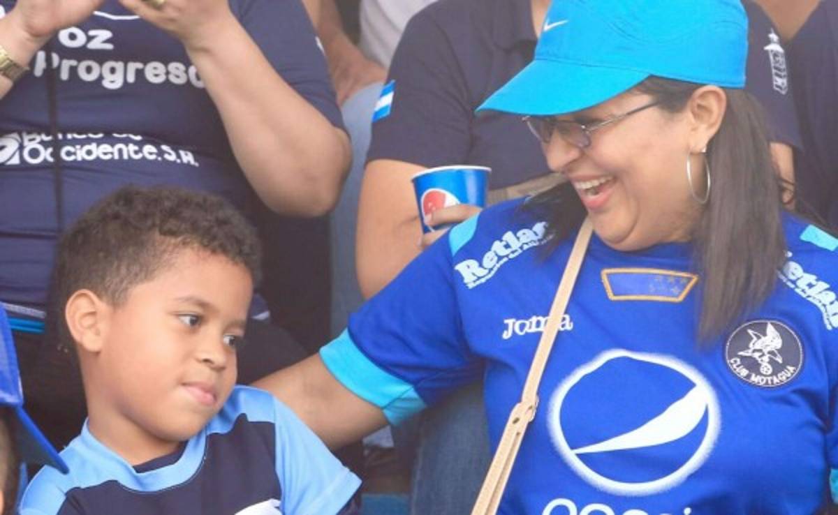 Madre e hijo se vuelven 'enemigos' por la final en Honduras