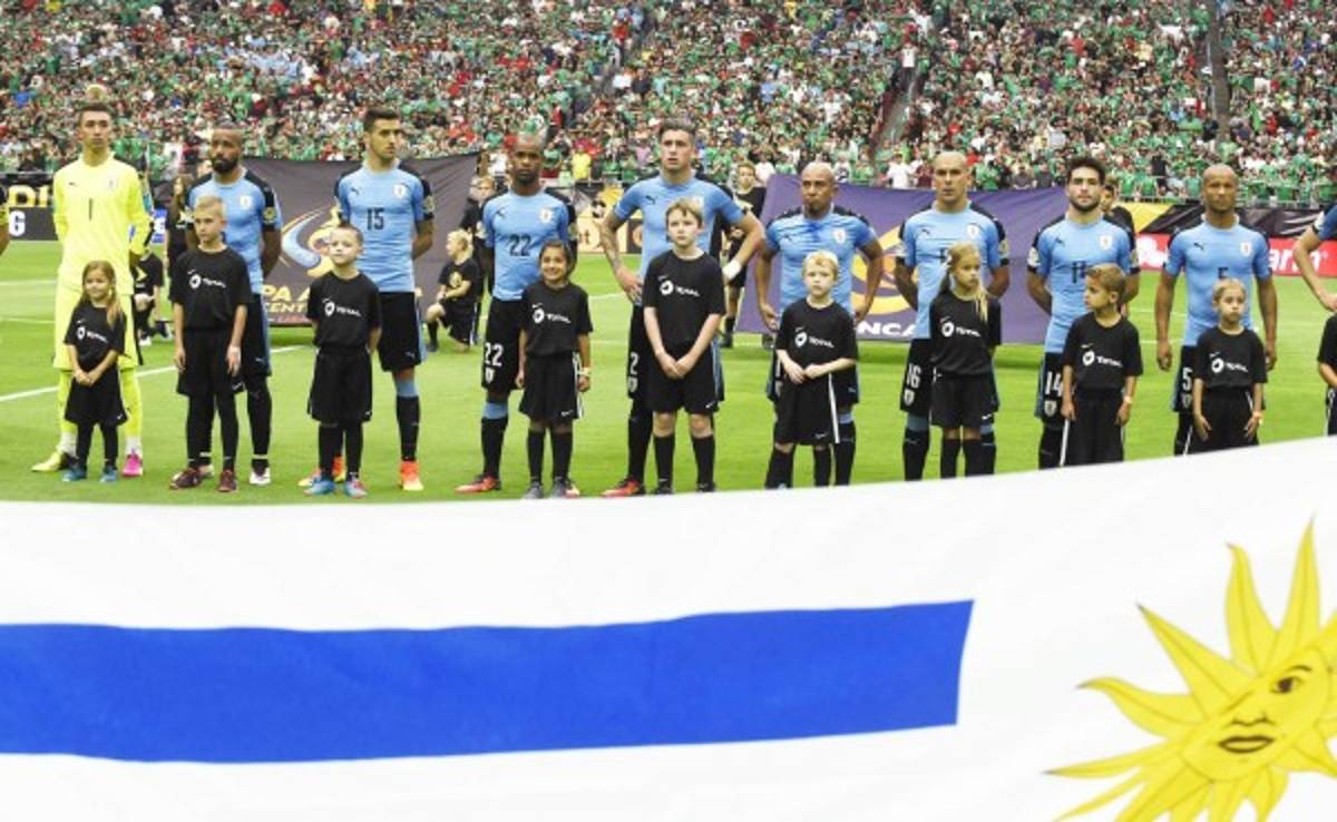 Uruguay considera que confusión de himno fue error 'grotesco' y un 'agravio'