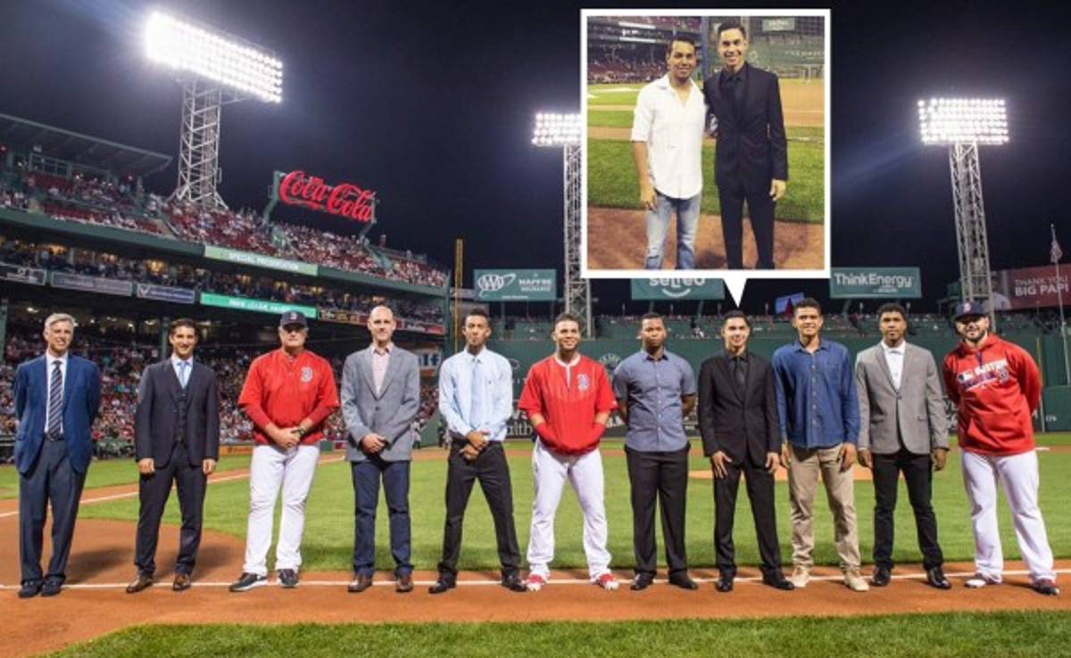 Beisbolista hondureño Mauricio Dubón recibe premio de los Boston Red Sox  
