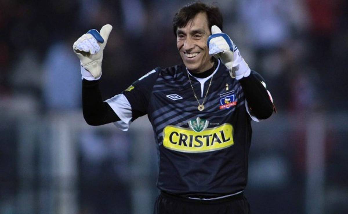 El exportero chileno Roberto Rojas sigue en cuidados intensivos en Brasil