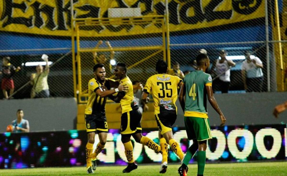 Real España asesta cuarta derrota al hilo al Social Sol