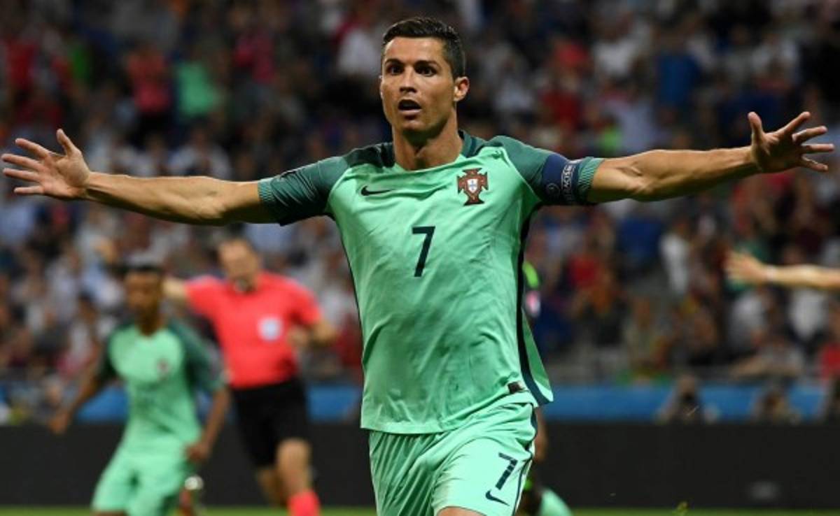 La extraña invitada de Cristiano Ronaldo a la final de la Eurocopa 2016