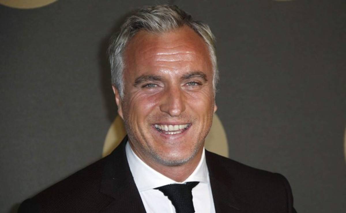 Exestrella del fútbol francés David Ginola sufre un paro cardiaco
