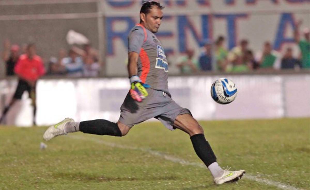 VIDEO: Júnior Morales y sus tapadas ante Parrillas One