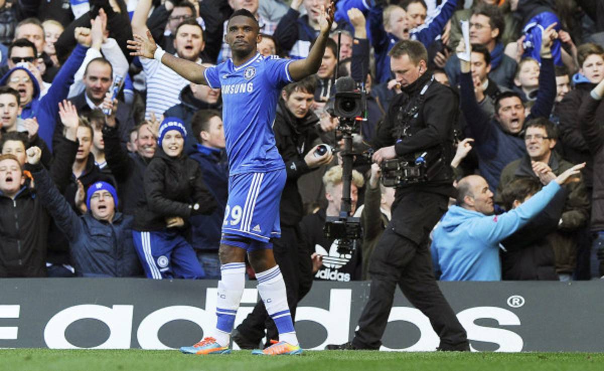 VIDEO: Samuel Eto'o le anota al Arsenal y emula a Cristiano Ronaldo