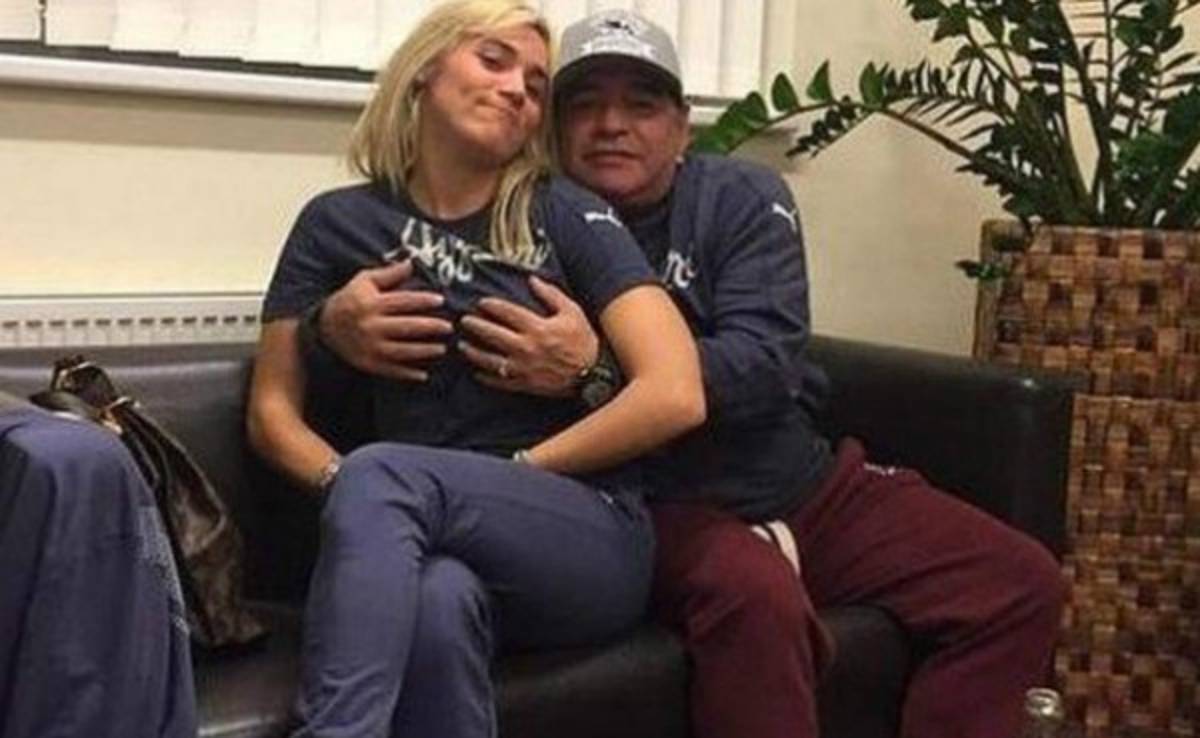Maradona y la foto atrevida con su novia Rocio Oliva