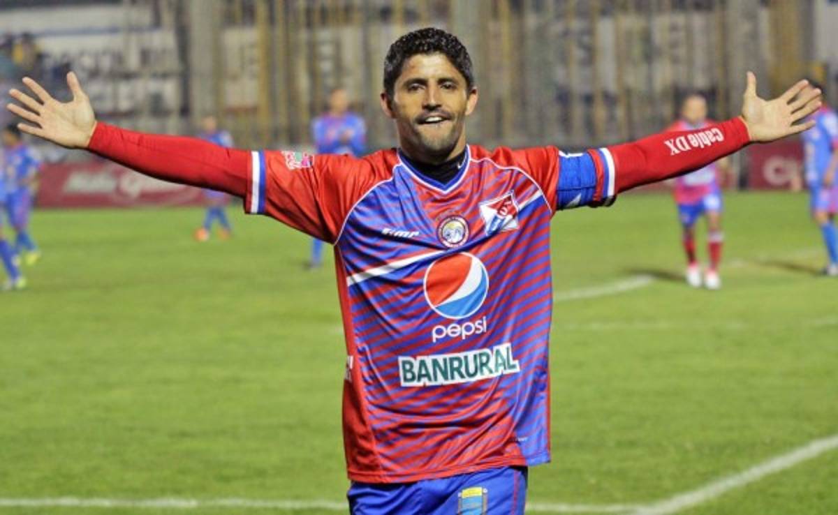 Marathón se interesa en el brasileño Israel Silva