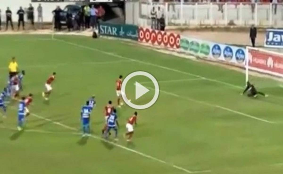 Marcan penal emulando al famoso lanzamiento de Johan Cruyff