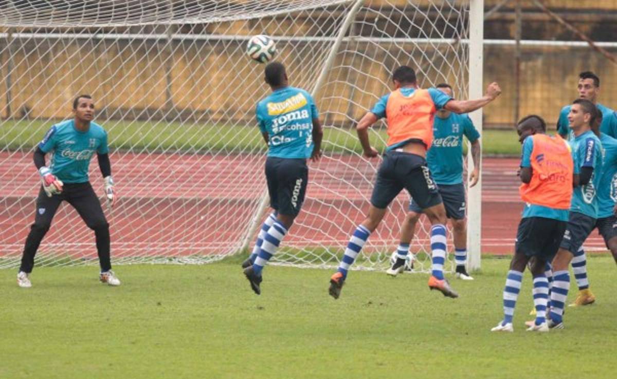 Callejas confirma horario para vuelta de repechaje ante Guyana Francesa