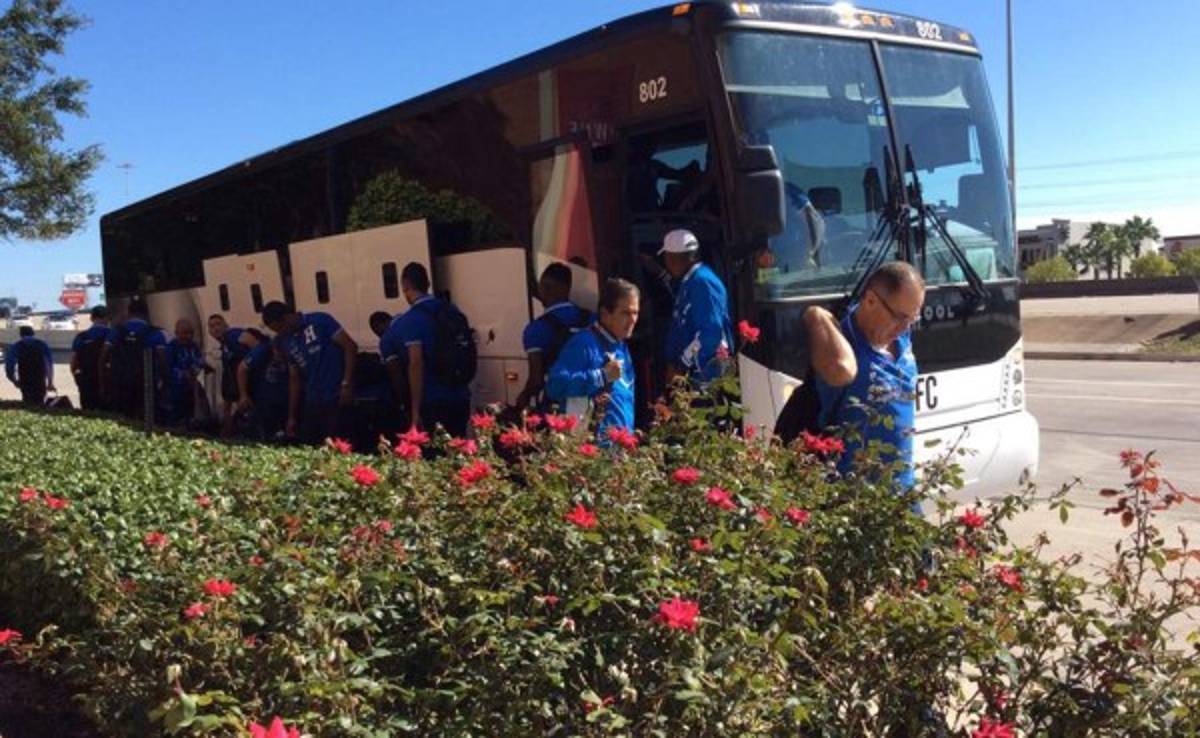 Selección de Honduras arriba a Houston pensando en Canadá