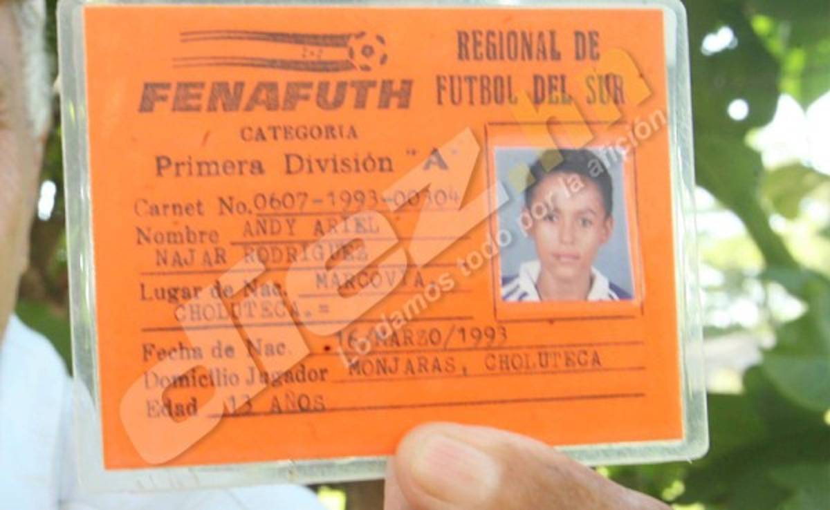 El álbum desconocido de Andy Najar, la esperanza de Honduras ante El Salvador