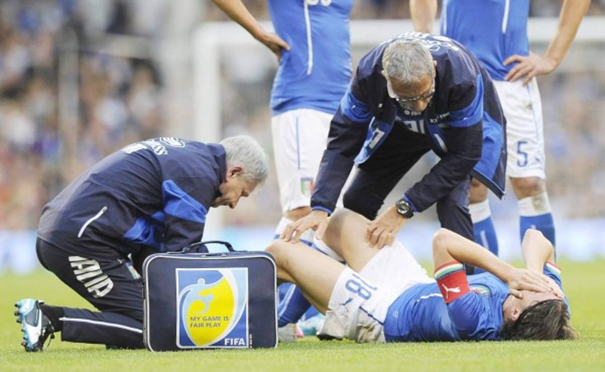VIDEO: Riccardo Montolivo se pierde el mundial por fractura de tibia