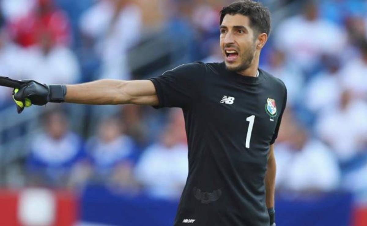 Noel Valladares, el portero con más juegos en la eliminatoria de la Concacaf