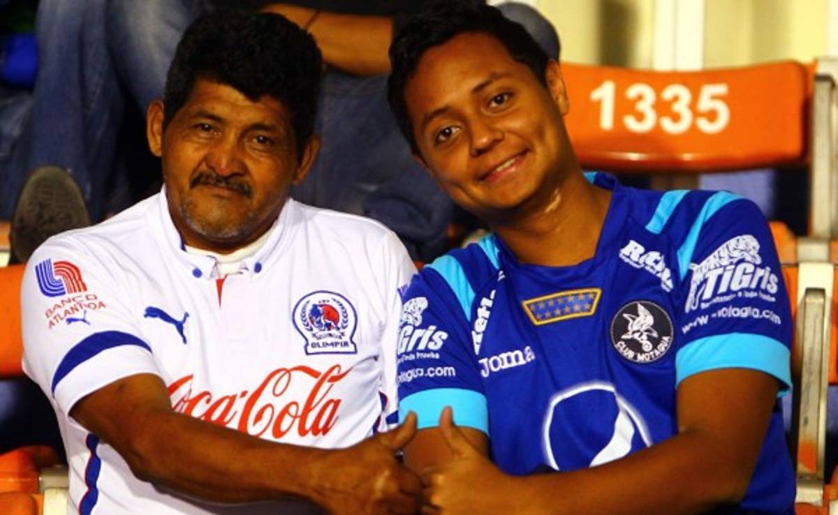 Impresionate ambiente se vivió en la final entre Motagua y Olimpia