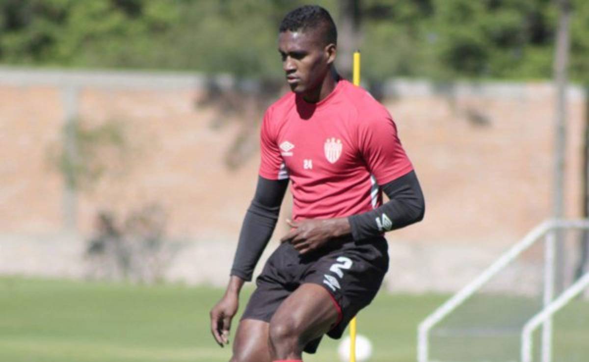 Al hondureño Brayan Beckeles no le gustó ser suplente con Necaxa: 'Es complicado'