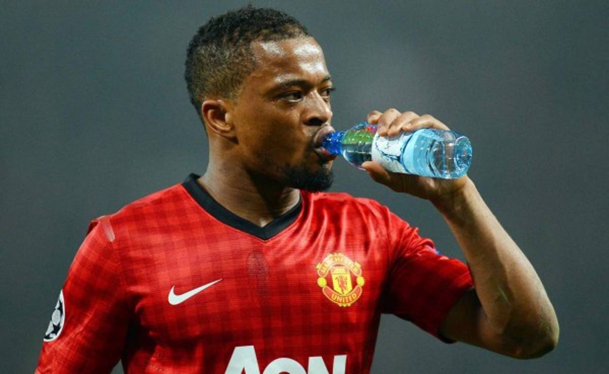 Manchester United oficializa salida de Evra a la Juventus