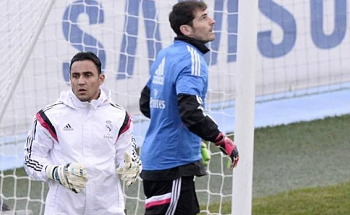 VIDEO: Duelo de atajadas entre Iker Casillas y Keylor Navas